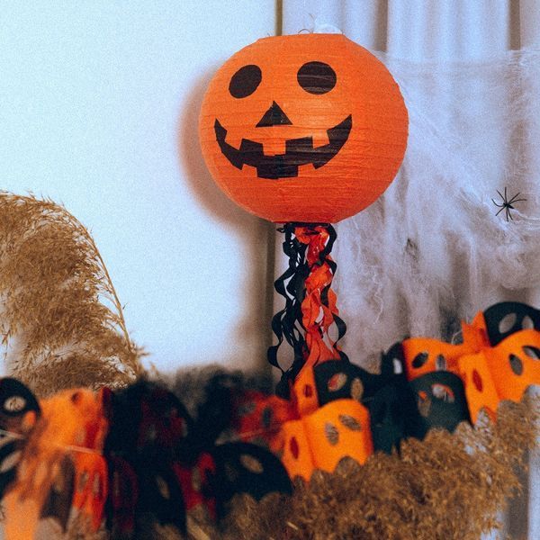 Ліхтар паперовий Гарбуз з підвіскою-серпантин YES Fun Хелловін 25 см (973647) 973647 фото