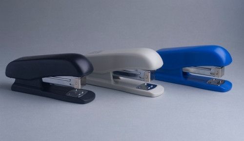 Степлер пластиковий Buromax 20 аркушів 105х31х55 мм скоби №24,26 сірий (BM.4212-09) BM.4212-09 фото